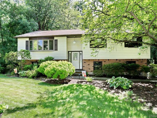 150 Schweizer Lane , Bardonia, NY 10954