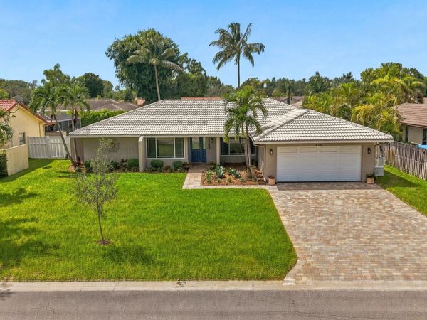 626 NW 100th Way, Coral Springs, FL 33071