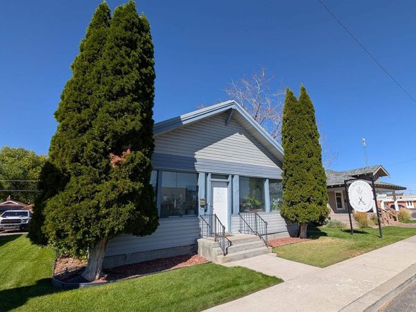 1518 Overland, Burley, ID 83318