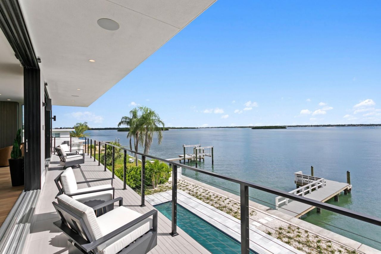 445 129th Avenue E, Madeira Beach, FL 33708 Photo