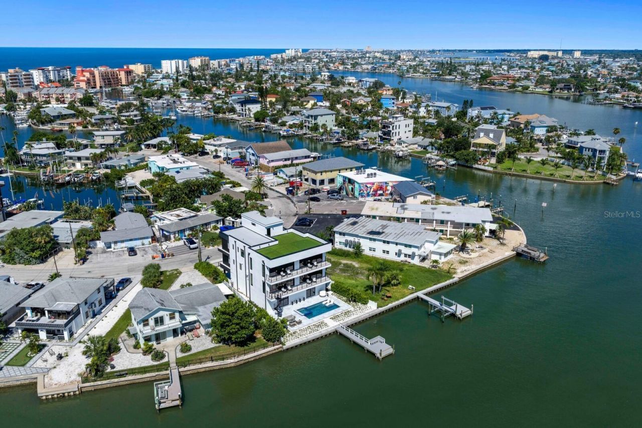 445 129th Avenue E, Madeira Beach, FL 33708 Photo