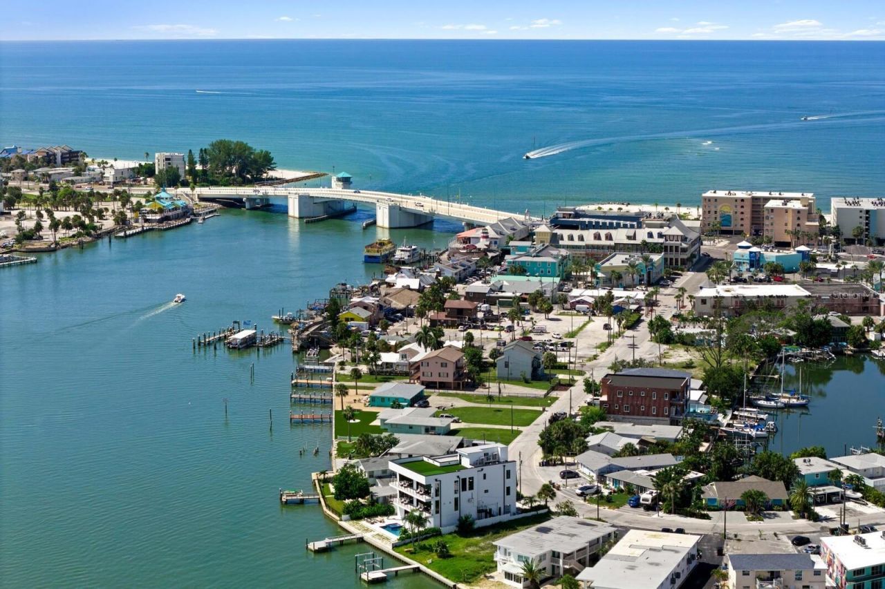 445 129th Avenue E, Madeira Beach, FL 33708 Photo