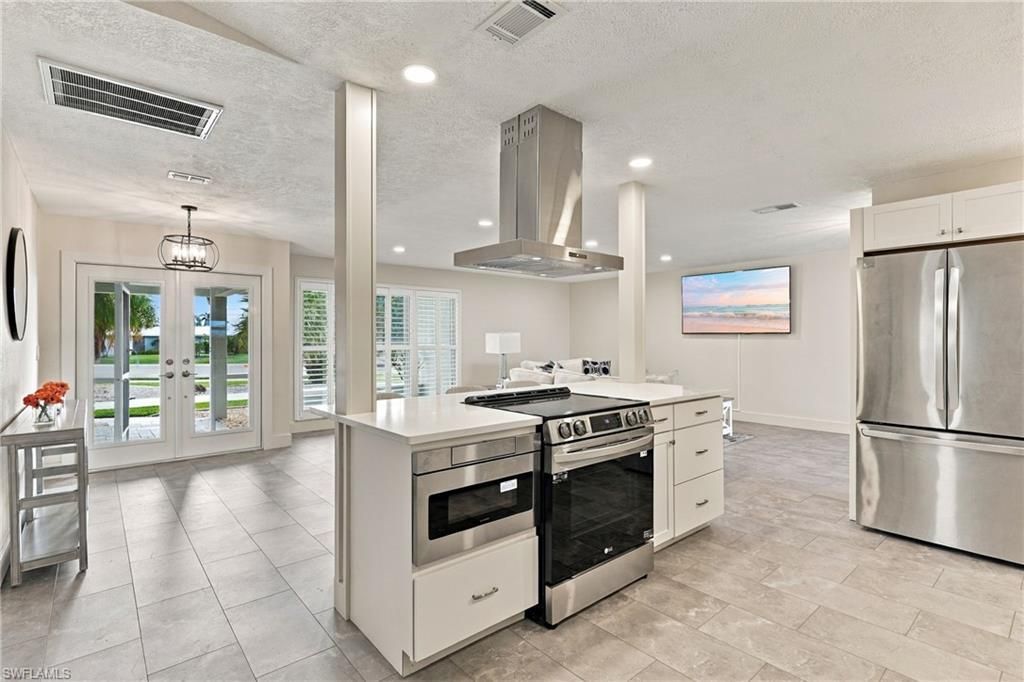 404 SW 53rd Ter, Cape Coral, FL 33914 Photo