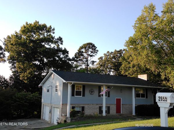 2955 West Hills Drive, Maryville, TN 37803