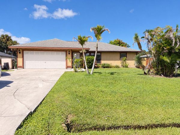 2225 SE MELALEUCA Boulevard, Port St. Lucie, FL 34952