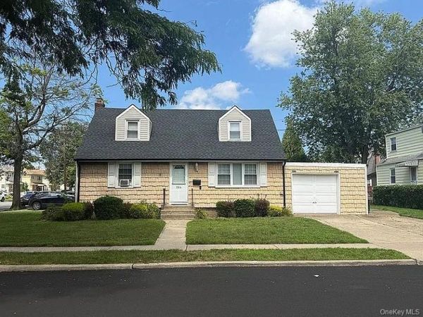 584 8th Street , West Hempstead, NY 11552