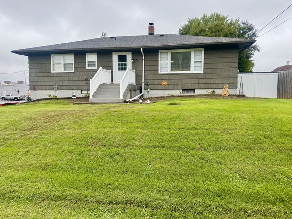 401 SE 4th Street , Aledo, IL 61231