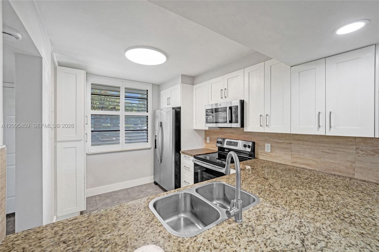 1522 Whitehall Dr , Unit 106, Davie, FL 33324 Photo