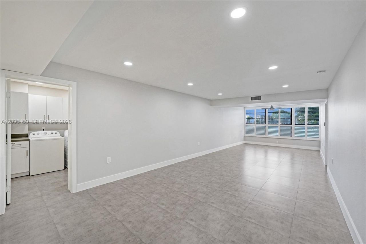 1522 Whitehall Dr , Unit 106, Davie, FL 33324 Photo