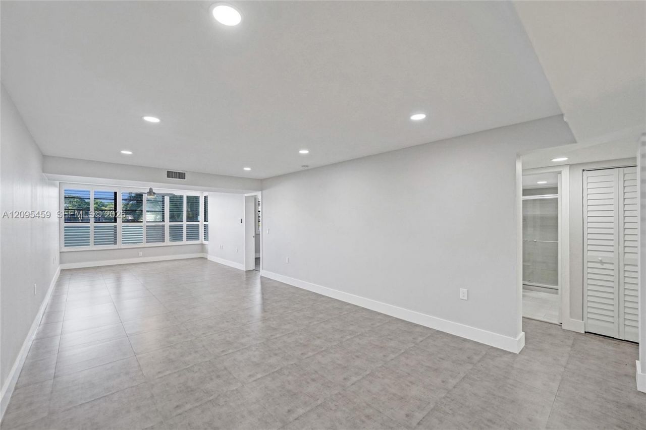 1522 Whitehall Dr , Unit 106, Davie, FL 33324 Photo