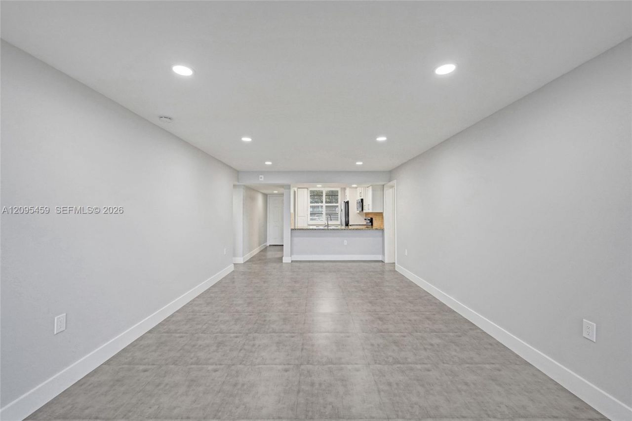 1522 Whitehall Dr , Unit 106, Davie, FL 33324 Photo