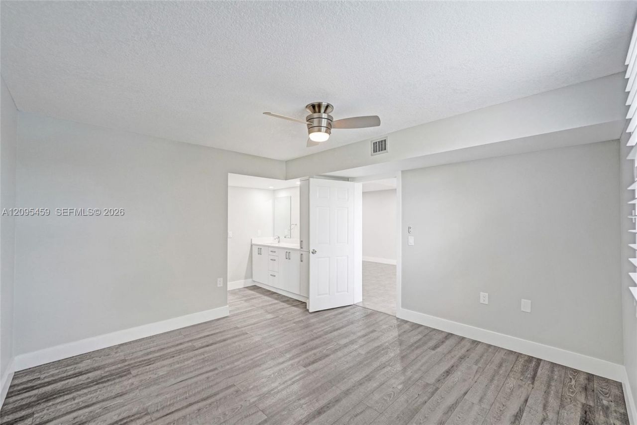 1522 Whitehall Dr , Unit 106, Davie, FL 33324 Photo