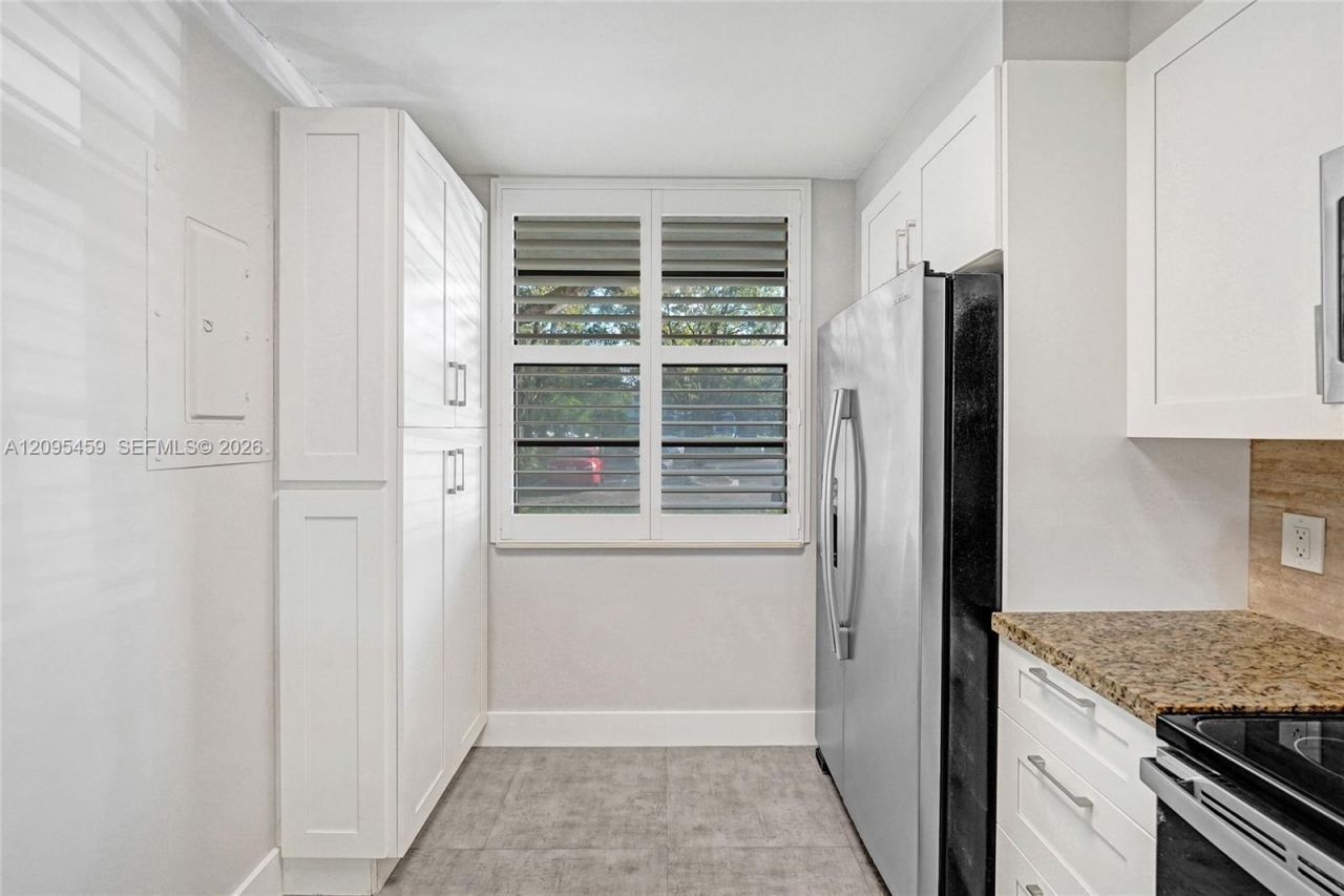 1522 Whitehall Dr , Unit 106, Davie, FL 33324 Photo