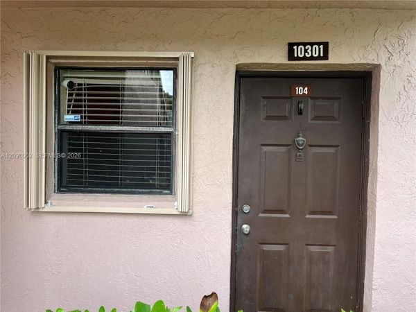 10301 NW 11th St , Unit 104, Pembroke Pines, FL 33026