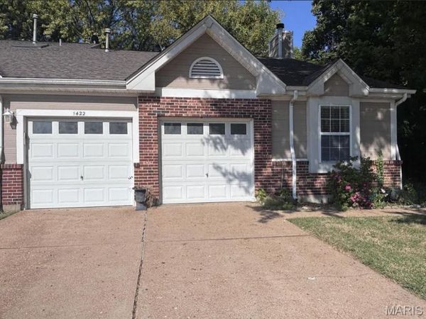 1422 Eagles Way Court, Hazelwood, MO 63042