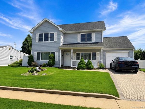 4161 Harriet Rd , Bethpage, NY 11714