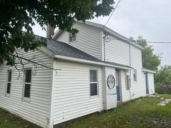 325 N 1st Street , Kellogg, MN 55945