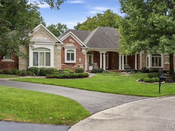 17712 Sugarberry Court, Chesterfield, MO 63005