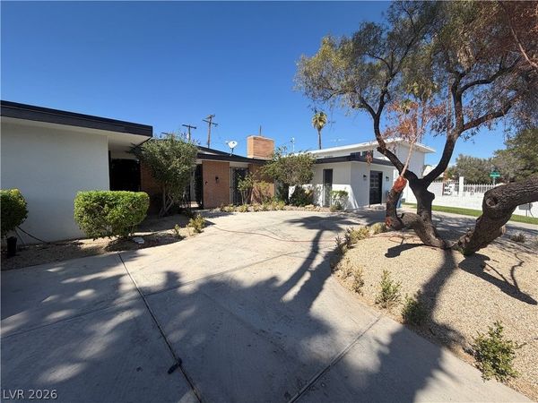 3833 S Eastern Avenue, Las Vegas, NV 89169