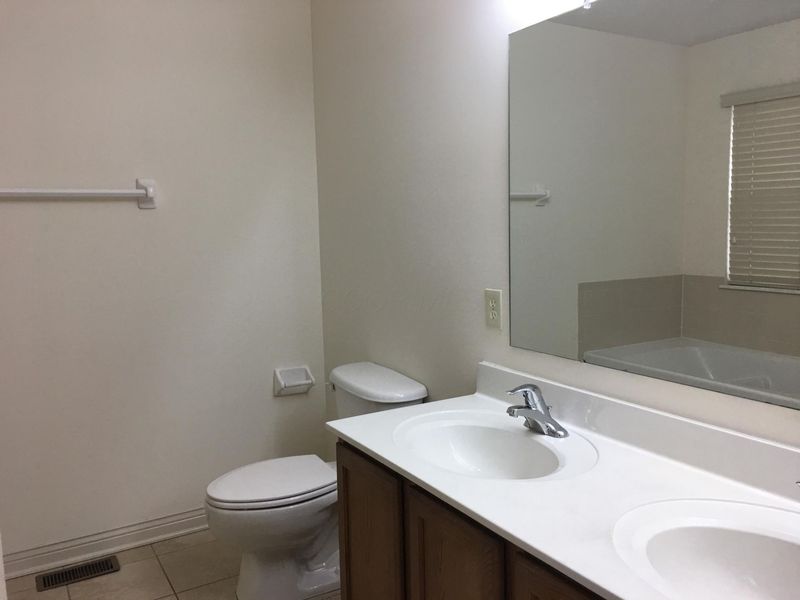 2715 Rinaldi Drive, Columbus, OH 43219 Photo 13