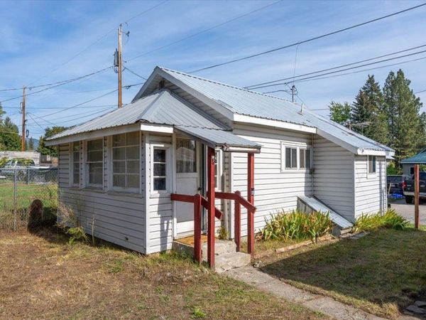 724 W 2nd St, Newport, WA 99156