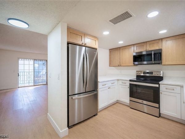 3823 S Maryland Parkway, Unit B11, Las Vegas, NV 89119