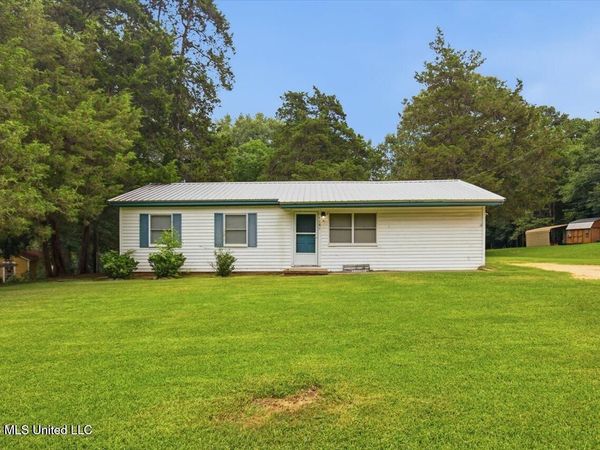 1141 Gunter Road, Florence, MS 39073