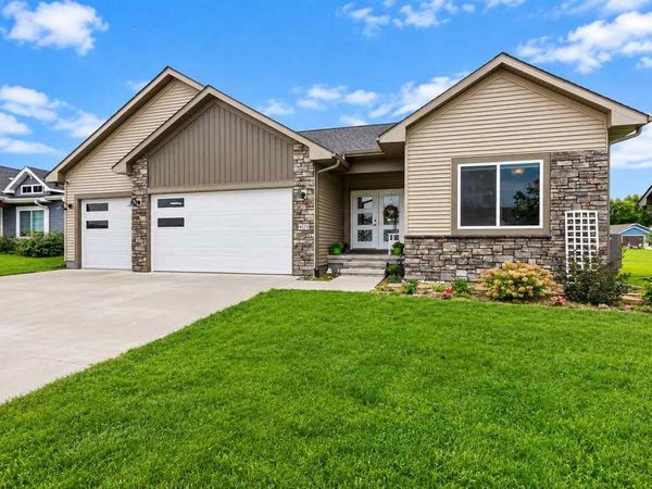 4523 Luke Drive, Iowa City, IA 52246