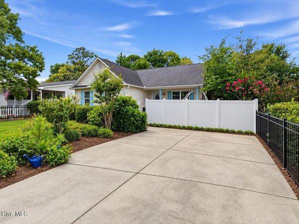 121 NE 6th Street, Oak Island, NC 28465