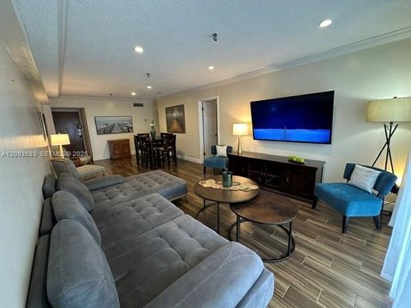 201 180th Dr, Unit 306, Sunny Isles Beach, FL 33160