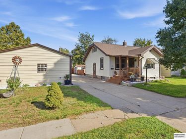 205 S 28th Street, Council Bluffs, IA 51501