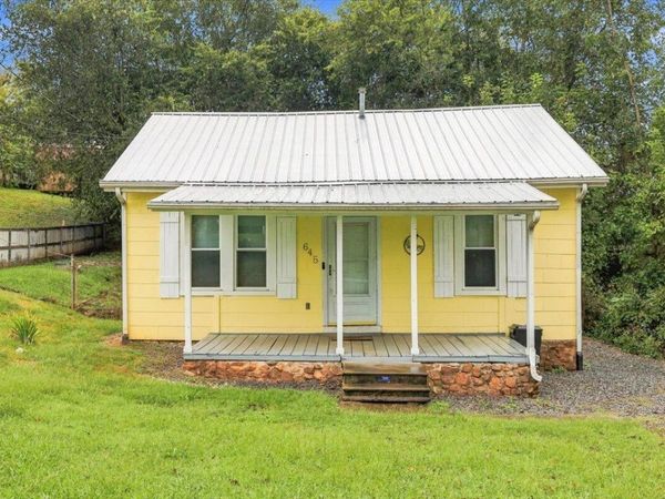 645 8th Street, Newport, TN 37821