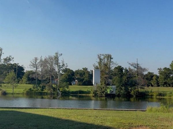 22 Mirror Lake Ct, Pensacola, FL 32507