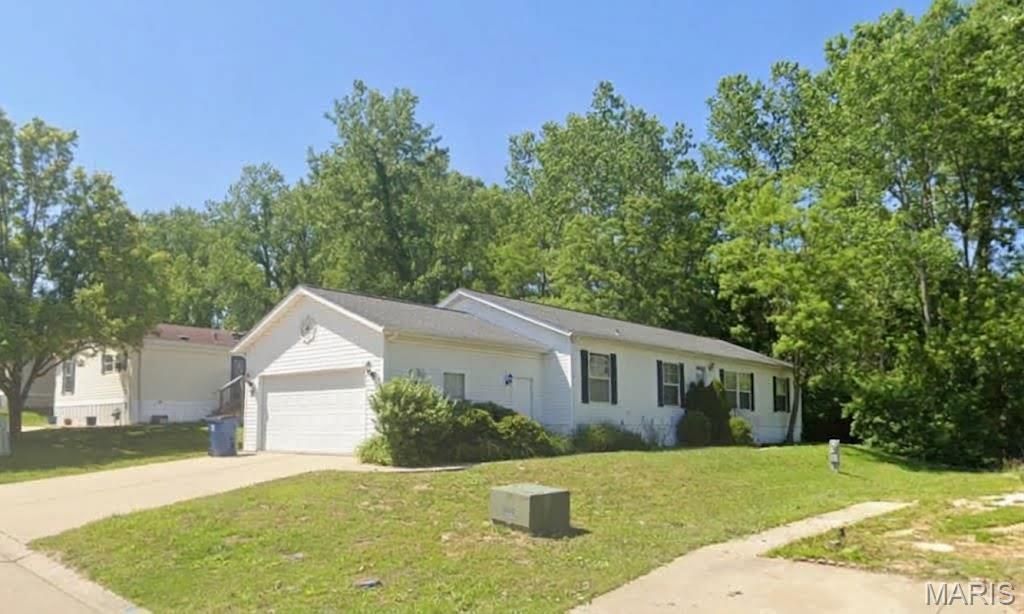181 Woodland Trails Drive , Collinsville, IL 62234 Main Photo