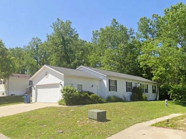 181 woodland Trails Drive , Collinsville, IL 62234