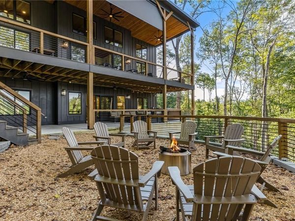135 Hannah Way , Ellijay, GA 30540