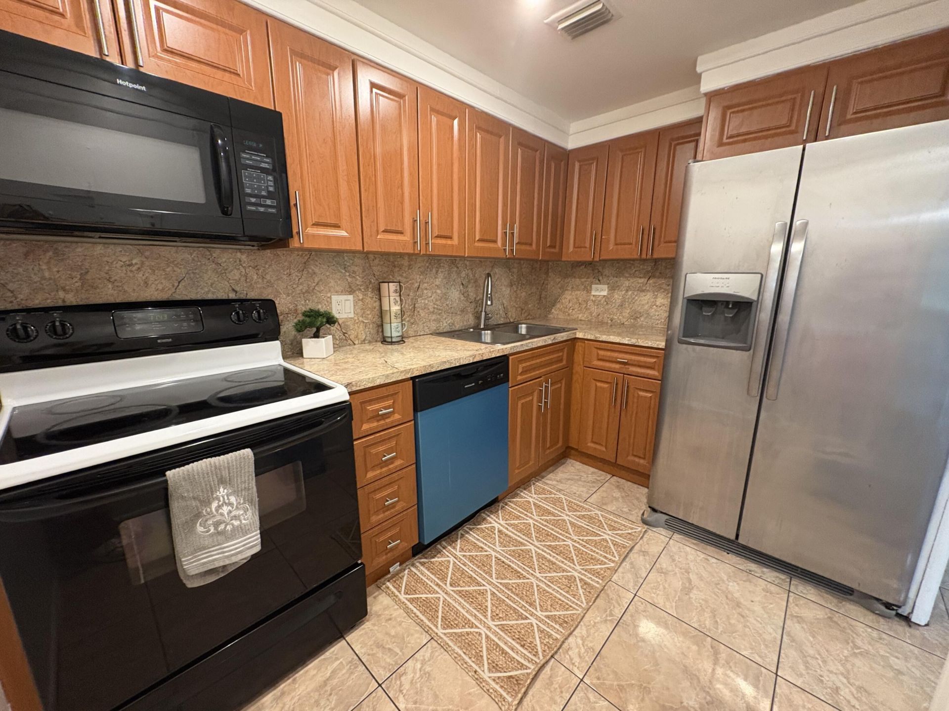 3710 Inverrary Drive, Unit 2G, Lauderhill, FL 33319 Photo