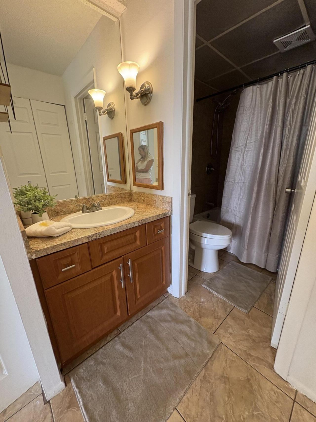 3710 Inverrary Drive, Unit 2G, Lauderhill, FL 33319 Photo