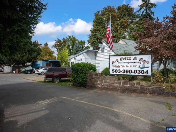 3297 River Rd N, Salem, OR 97303