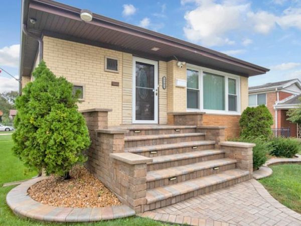 8901 S 49th Court , Oak Lawn, IL 60453