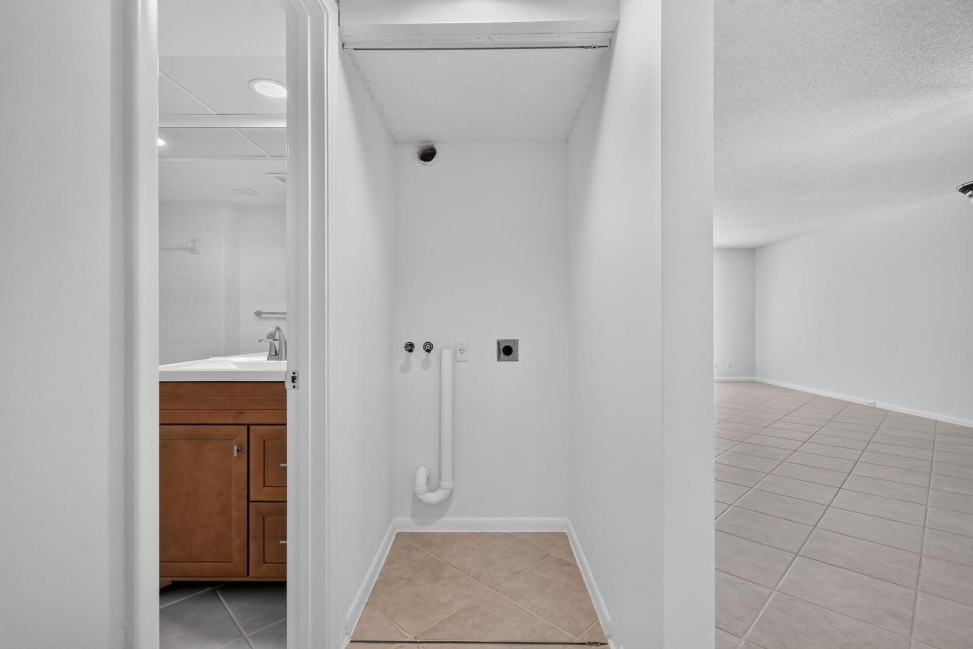 12800 SW 7th Court, Unit 307G, Pembroke Pines, FL 33027 Photo