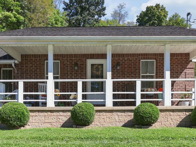 702 Zanesville Street, Beverly, OH 45715 Photo 2