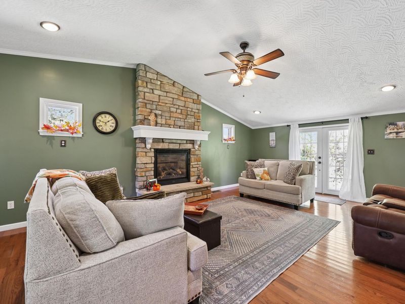 702 Zanesville Street, Beverly, OH 45715 Photo 8