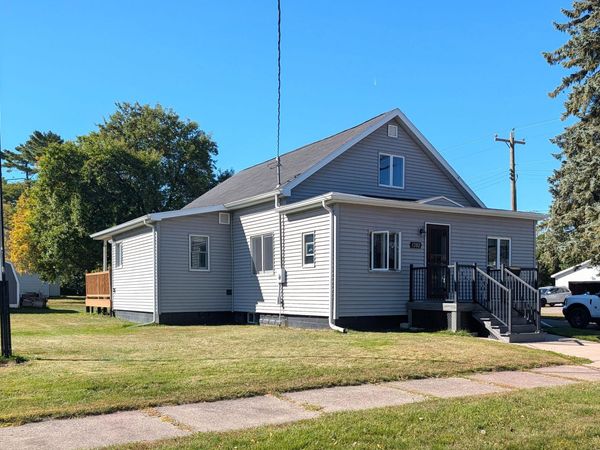 1302 Young ST, Sault Ste Marie, MI 49783