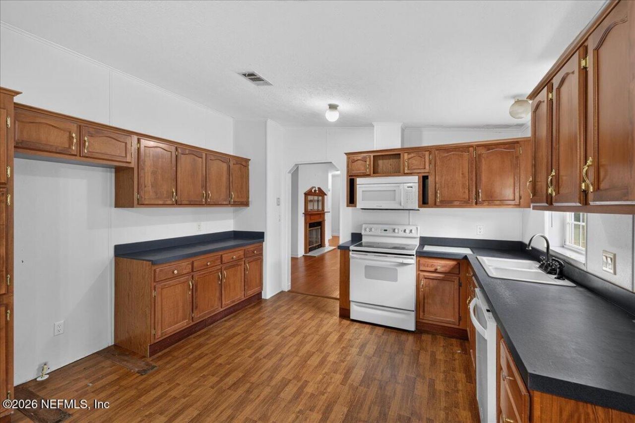 102 Center Avenue, Pomona Park, FL 32181 Photo
