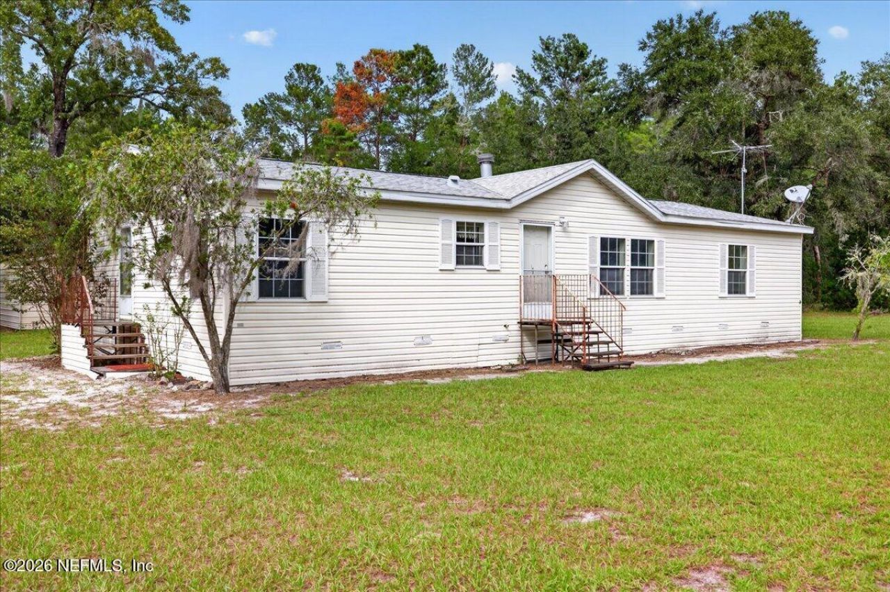 102 Center Avenue, Pomona Park, FL 32181 Photo