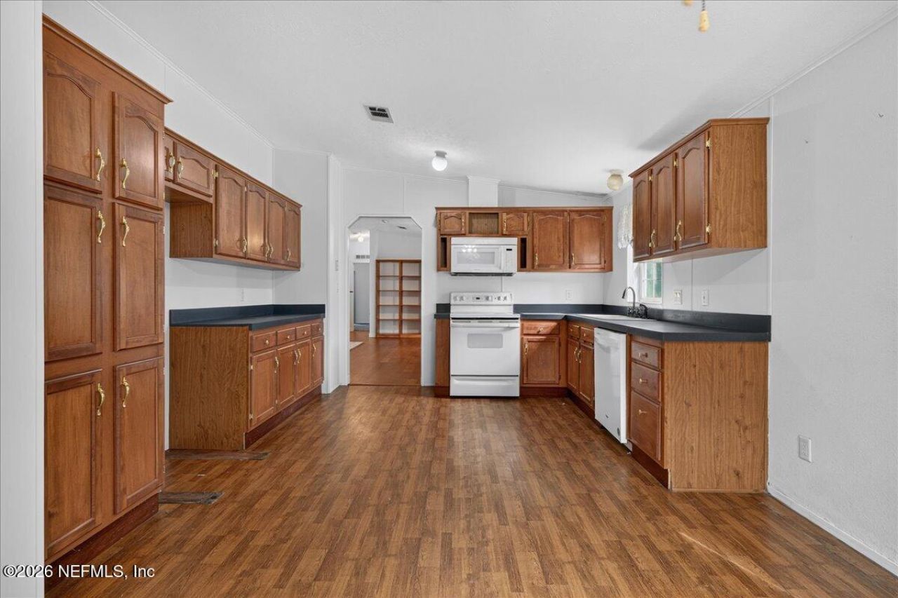 102 Center Avenue, Pomona Park, FL 32181 Photo