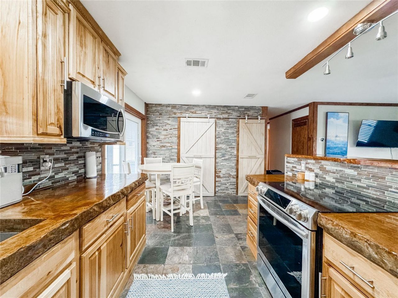 2751 72nd Avenue Drive E, Sarasota, FL 34243 Photo