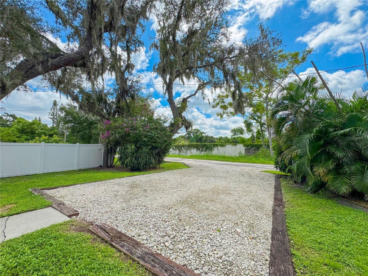 2751 72nd Avenue Drive E, Sarasota, FL 34243 Photo