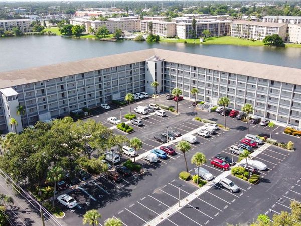 3362 LAKE BAYSHORE DRIVE , Unit P214, BRADENTON, FL 34205